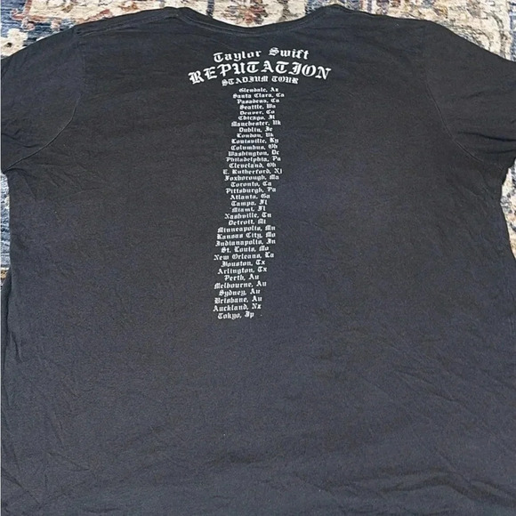 Taylor Swift Stadium Concert Tour Reputation Unisex Short Sleeve Canvas T-Shirt - Picture 6 of 9